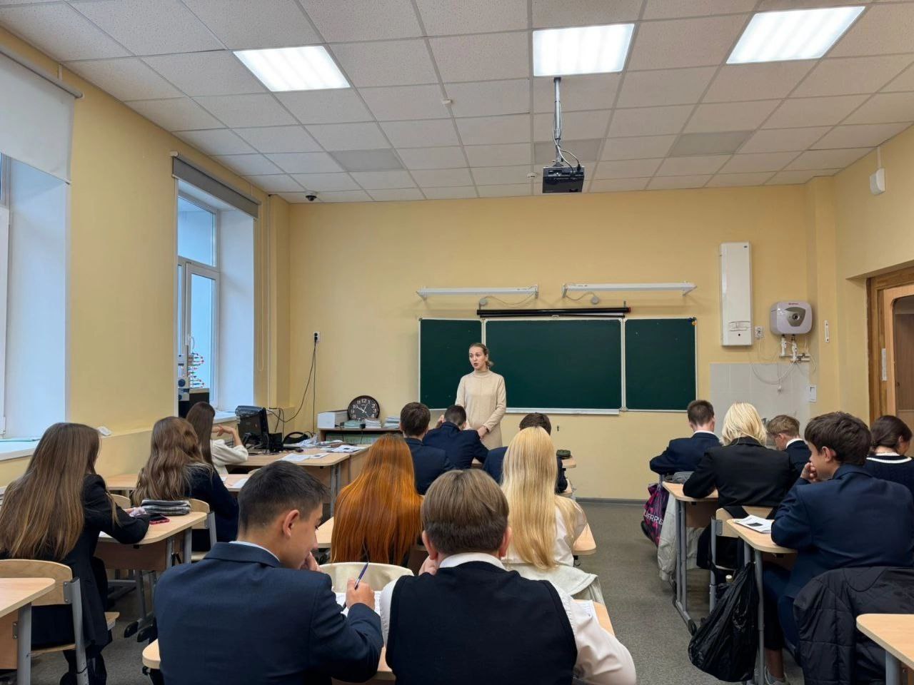 Амбассадоры Профессионалитета встретились со школьниками